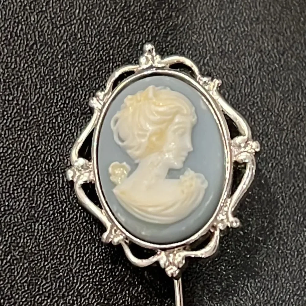 Trifari Vintage Cameo Hat Pin Brooch Stick Pin Silver Tone Blue White 3 Inch - Picture 2 of 10